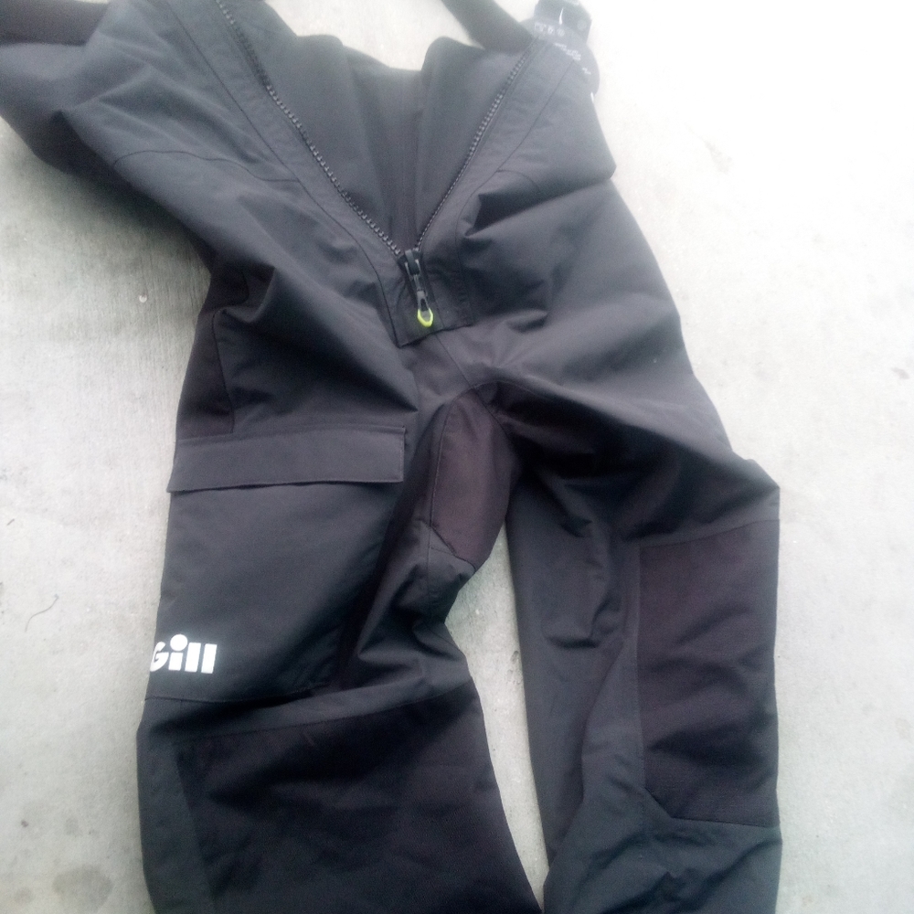 Gill winter suit